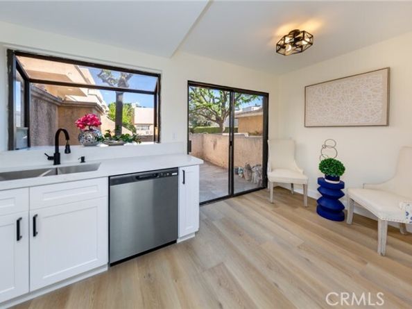 15035 Nordhoff Street 115, North Hills (los Angeles) CA 91343