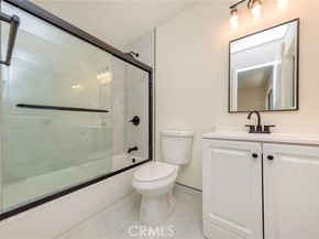 15035 Nordhoff Street 115, North Hills (los Angeles) CA 91343