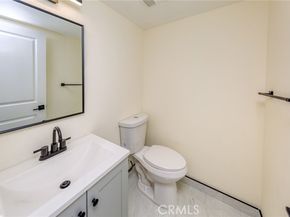 15035 Nordhoff Street 115, North Hills (los Angeles) CA 91343