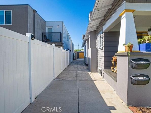 1610 N 36th, Los Angeles CA 90018