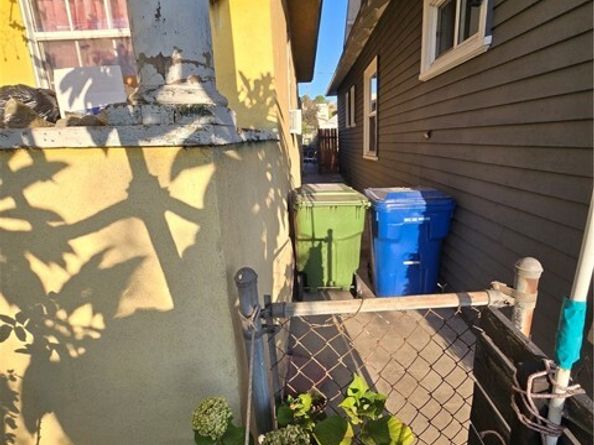 2222 Gates, Los Angeles CA 90031