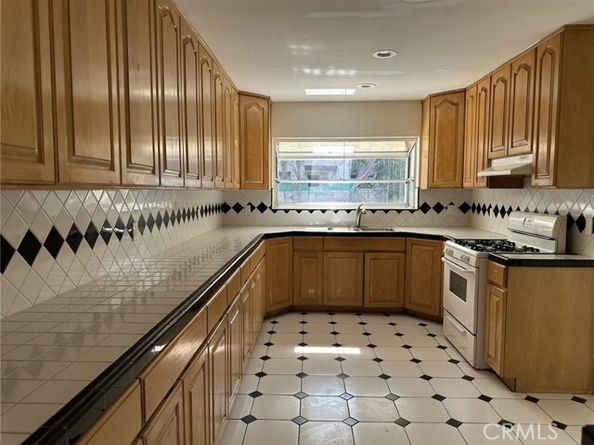 6443 Longridge, Van Nuys (los Angeles) CA 91401