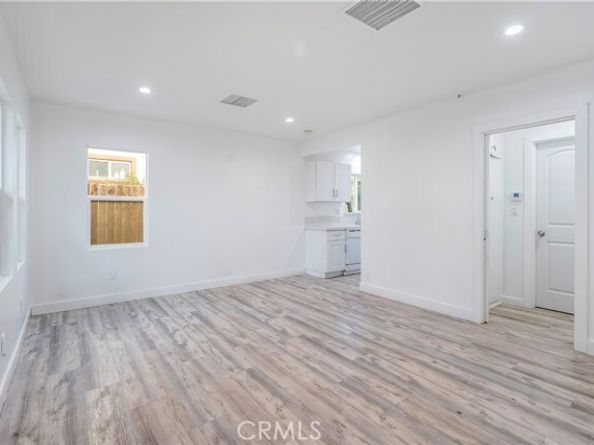 22142 Wyandotte, Canoga Park (los Angeles) CA 91303