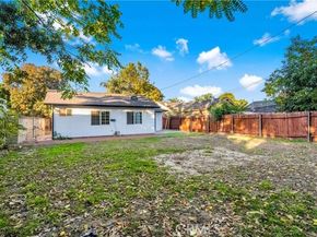 22142 Wyandotte, Canoga Park (los Angeles) CA 91303