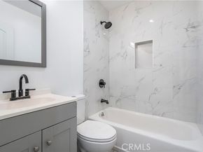 22142 Wyandotte, Canoga Park (los Angeles) CA 91303