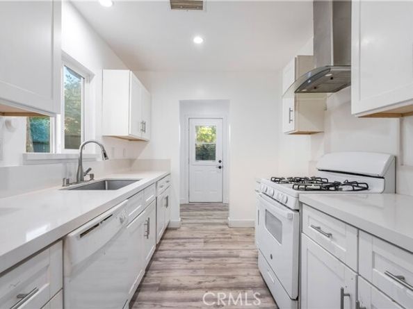 22142 Wyandotte, Canoga Park (los Angeles) CA 91303