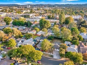 22142 Wyandotte, Canoga Park (los Angeles) CA 91303