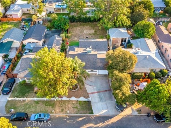 22142 Wyandotte, Canoga Park (los Angeles) CA 91303