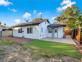 22142 Wyandotte, Canoga Park (los Angeles) CA 91303