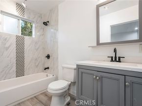 22142 Wyandotte, Canoga Park (los Angeles) CA 91303