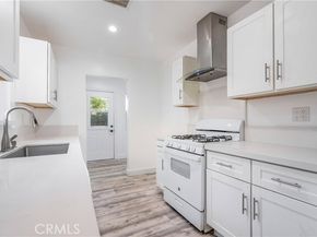 22142 Wyandotte, Canoga Park (los Angeles) CA 91303