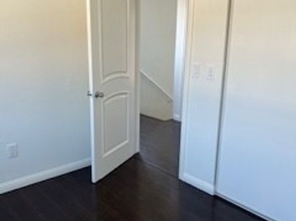 586 W 1st Street, San Pedro (los Angeles) CA 90731