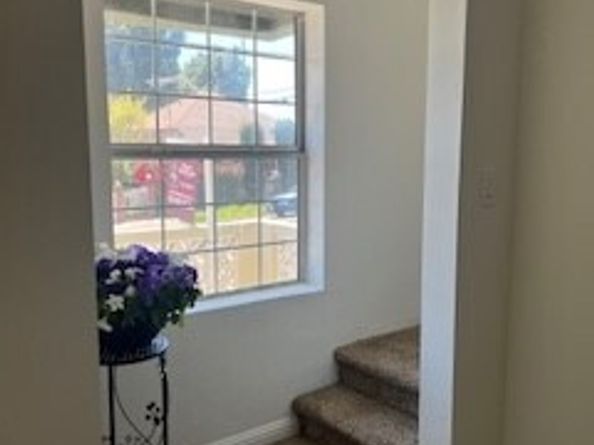 586 W 1st Street, San Pedro (los Angeles) CA 90731