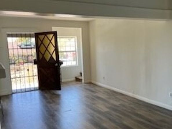 586 W 1st Street, San Pedro (los Angeles) CA 90731