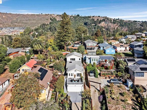 7554 Sunkist Dr, Oakland CA 94605