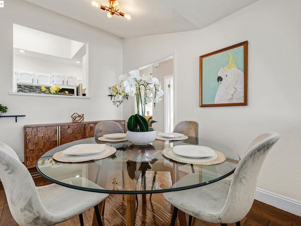 7554 Sunkist Dr, Oakland CA 94605