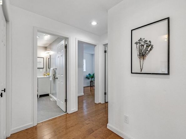 7554 Sunkist Dr, Oakland CA 94605