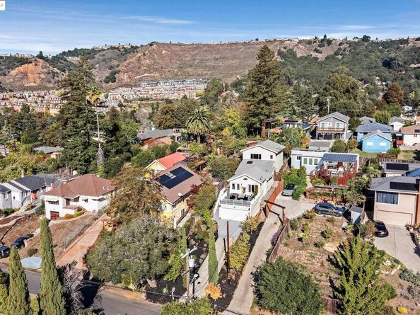 7554 Sunkist Dr, Oakland CA 94605