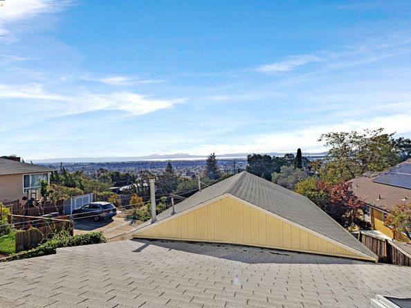 7554 Sunkist Dr, Oakland CA 94605