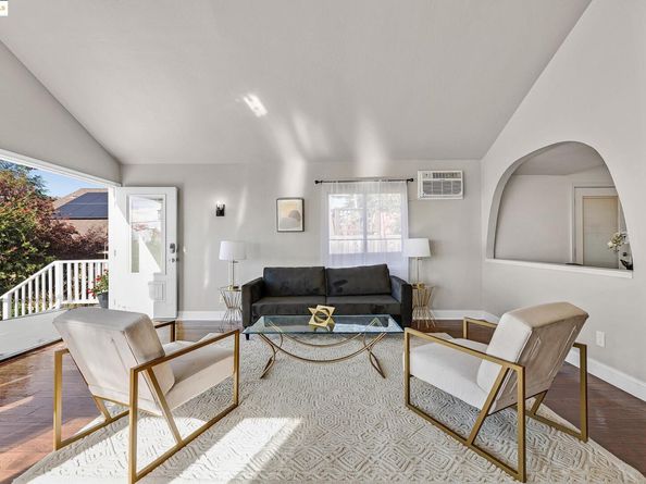 7554 Sunkist Dr, Oakland CA 94605