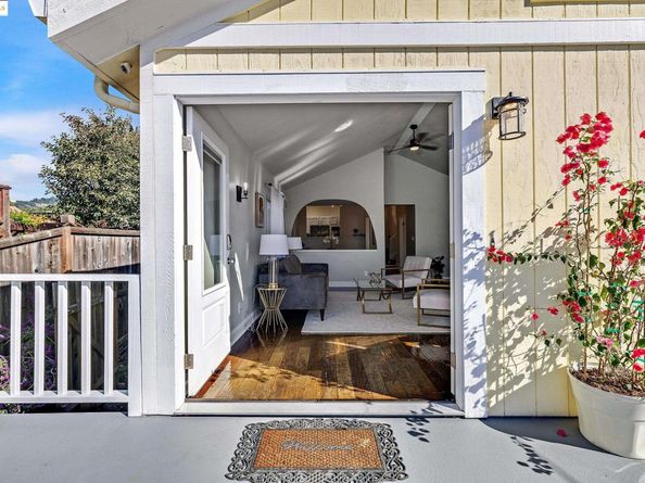 7554 Sunkist Dr, Oakland CA 94605