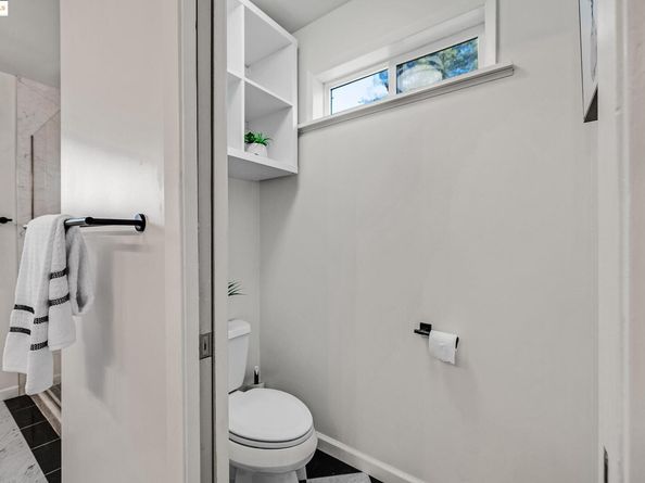 7554 Sunkist Dr, Oakland CA 94605