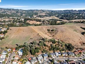 7554 Sunkist Dr, Oakland CA 94605