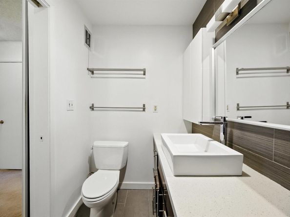 1321 Webster St D303, Alameda CA 94501