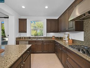 4906 Colchester Ct, Dublin CA 94568