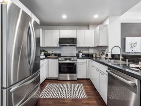 1 Lakeside Dr 911, Oakland CA 94612