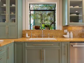 1101 Clarendon Crescent, Oakland CA 94610