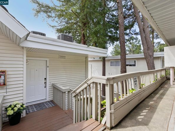 122 Ascot Ct B, Moraga CA 94556
