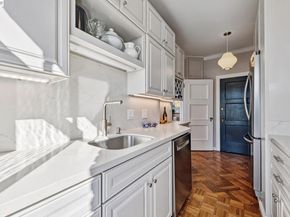 492 Staten Ave 1002, Oakland CA 94610