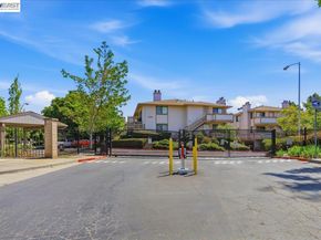 25164 Copa Del Oro Dr 201, Hayward CA 94545