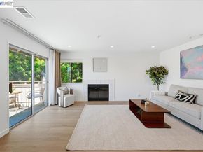 25164 Copa Del Oro Dr 201, Hayward CA 94545