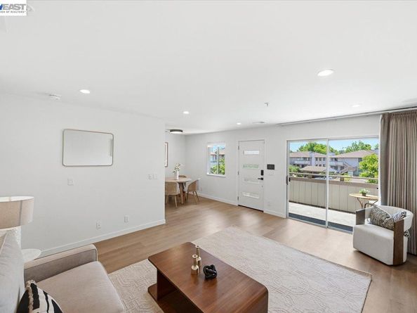 25164 Copa Del Oro Dr 201, Hayward CA 94545