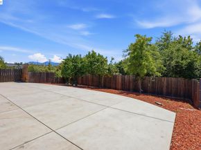 2102 Overhill Rd, Concord CA 94520