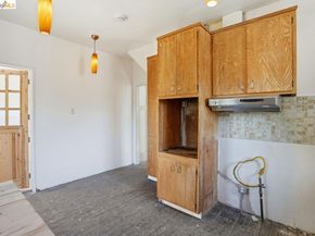 522 63rd, Oakland CA 94609