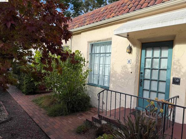 2444 Virginia B, Berkeley CA 94709