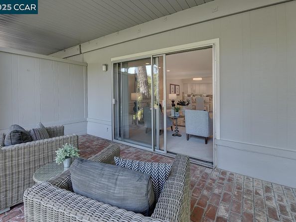 2321 Tice Creek Dr 2, Walnut Creek CA 94595