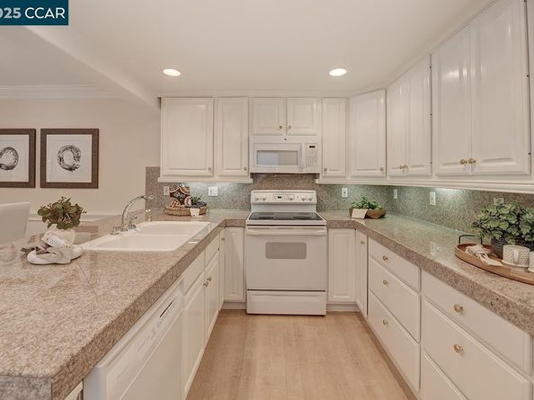 2321 Tice Creek Dr 2, Walnut Creek CA 94595