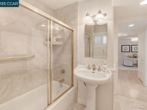2321 Tice Creek Dr 2, Walnut Creek CA 94595