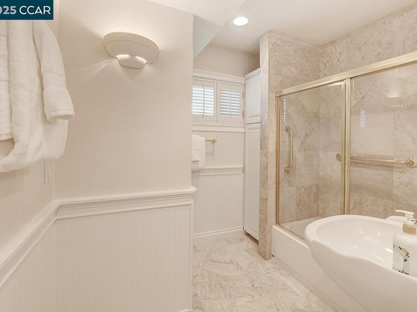 2321 Tice Creek Dr 2, Walnut Creek CA 94595