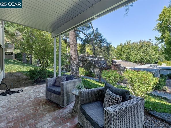 2321 Tice Creek Dr 2, Walnut Creek CA 94595