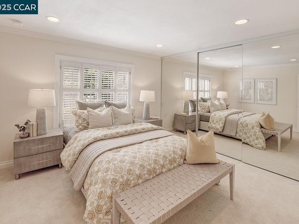 2321 Tice Creek Dr 2, Walnut Creek CA 94595