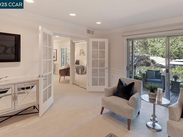 2321 Tice Creek Dr 2, Walnut Creek CA 94595
