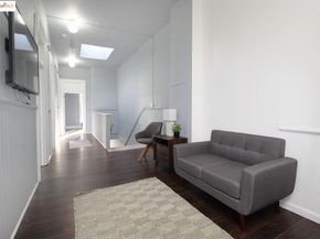 1502 8th ST, Oakland CA 94607