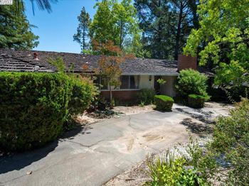 196 Crest Ave