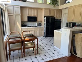 111 Anderson Rd, Alameda CA 94502