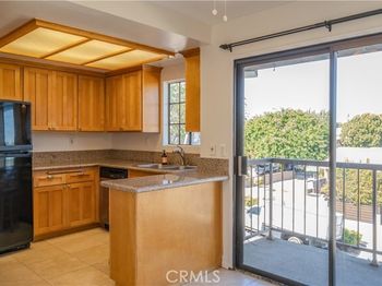 1095 W 14th